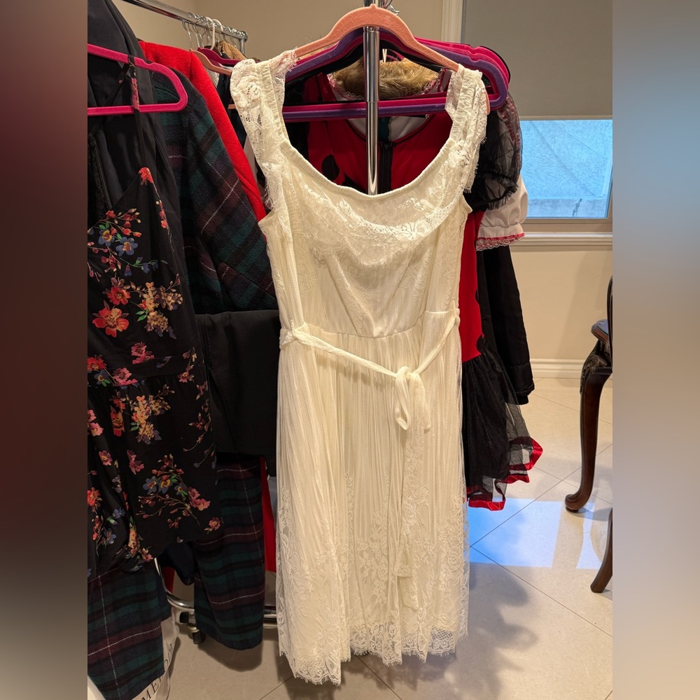 City Chic Off Shoulder White Lace Dress 18/M